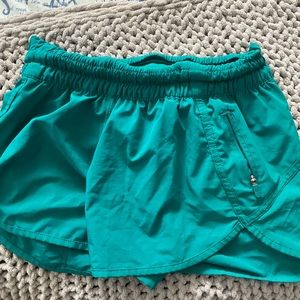 Lululemon tracker shorts size 6